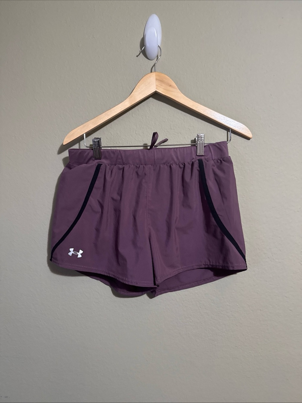 Under Armour Lined Loose Fit Heat Gear Running Shorts Women's Medium Purple